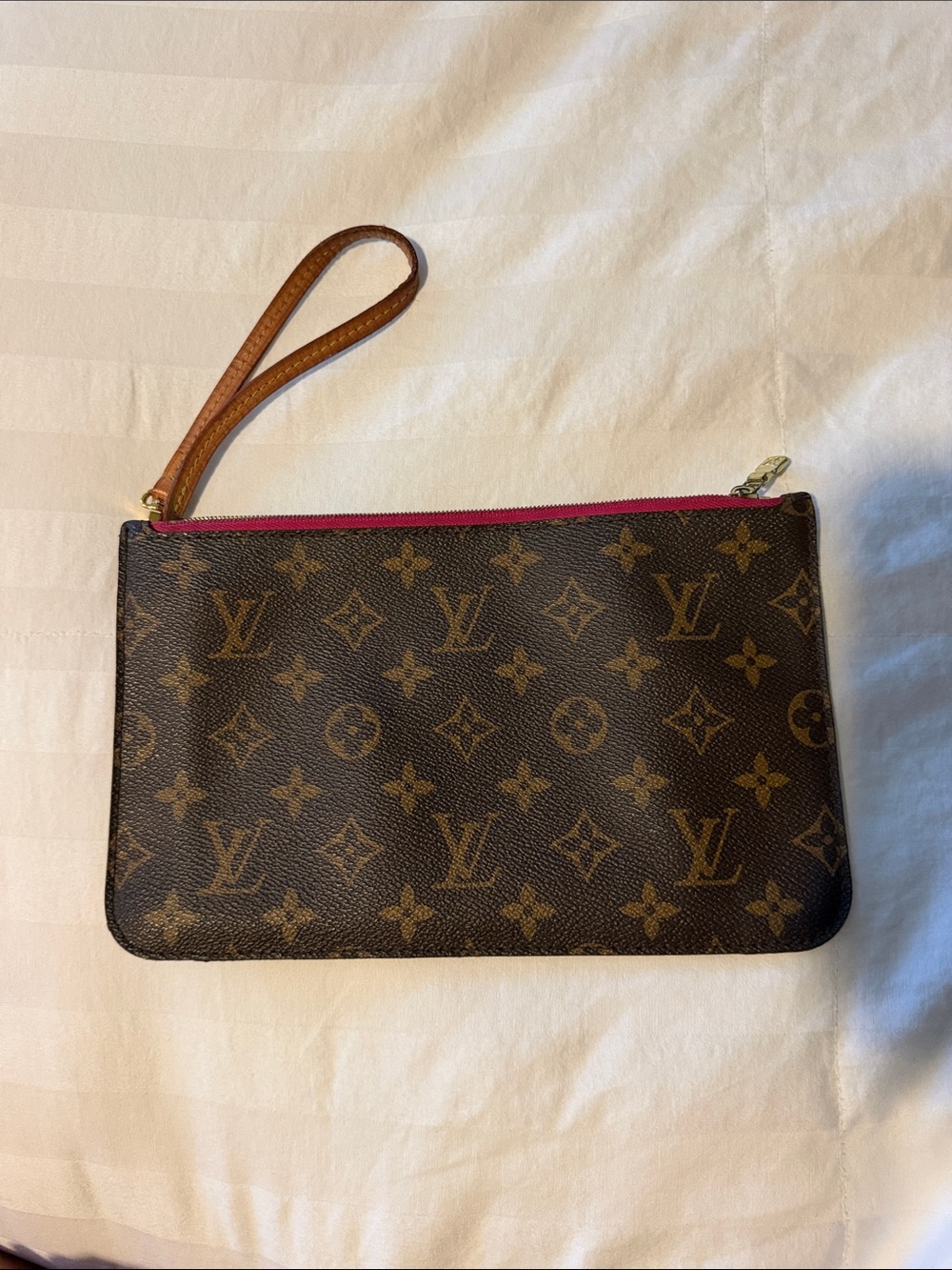 Louis Vuitton Neverfull MM pouch